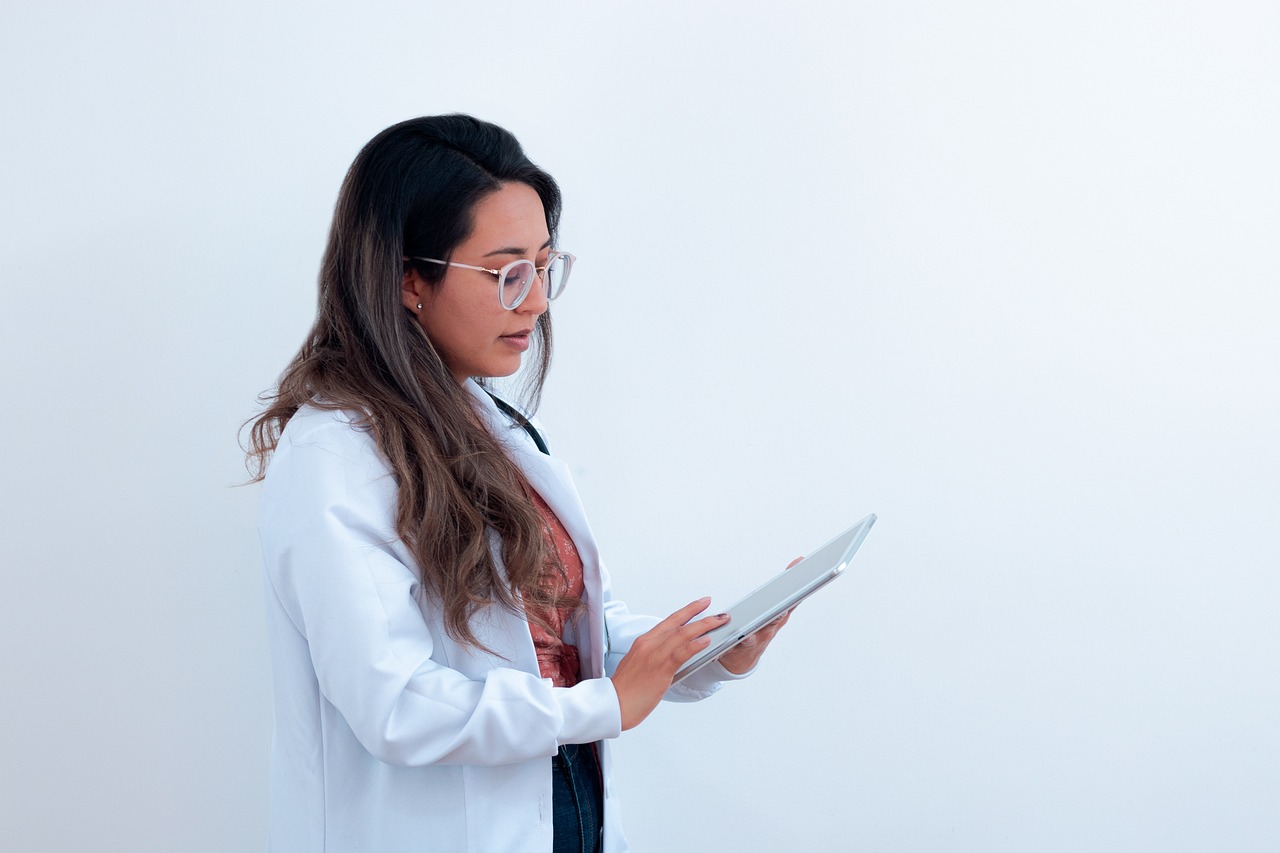Rund um die Uhr erreichbar, kein Patient verpasst – KI-Rezeptionistin Linda für Arztpraxen